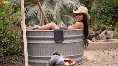 Ebony cowgirl Jenna J Foxx..