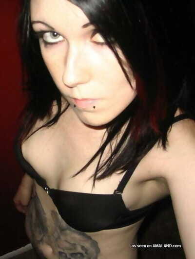 Pics of naked goth chick -..