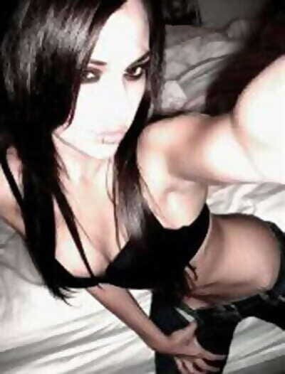 Pics of sultry emo gf - part..